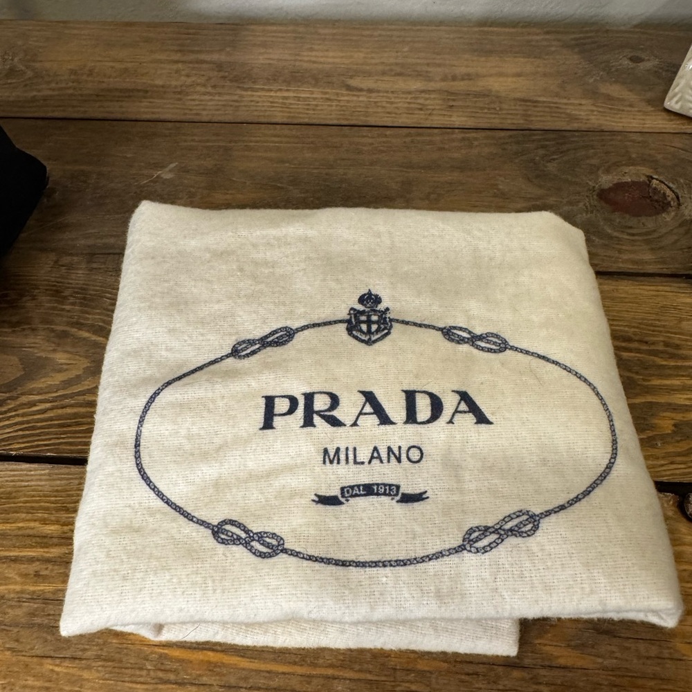 PRADA Nylon‎ shoulder bag w/woven leather adjustable straps and dust bag - Picture 16 of 16